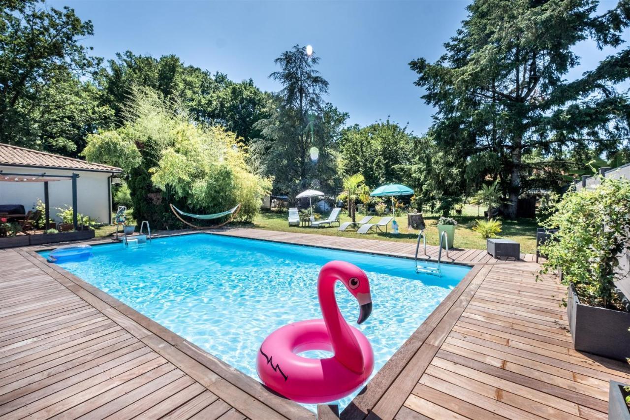 Villa Gena Saint-Médard-dʼEyrans Exteriér fotografie