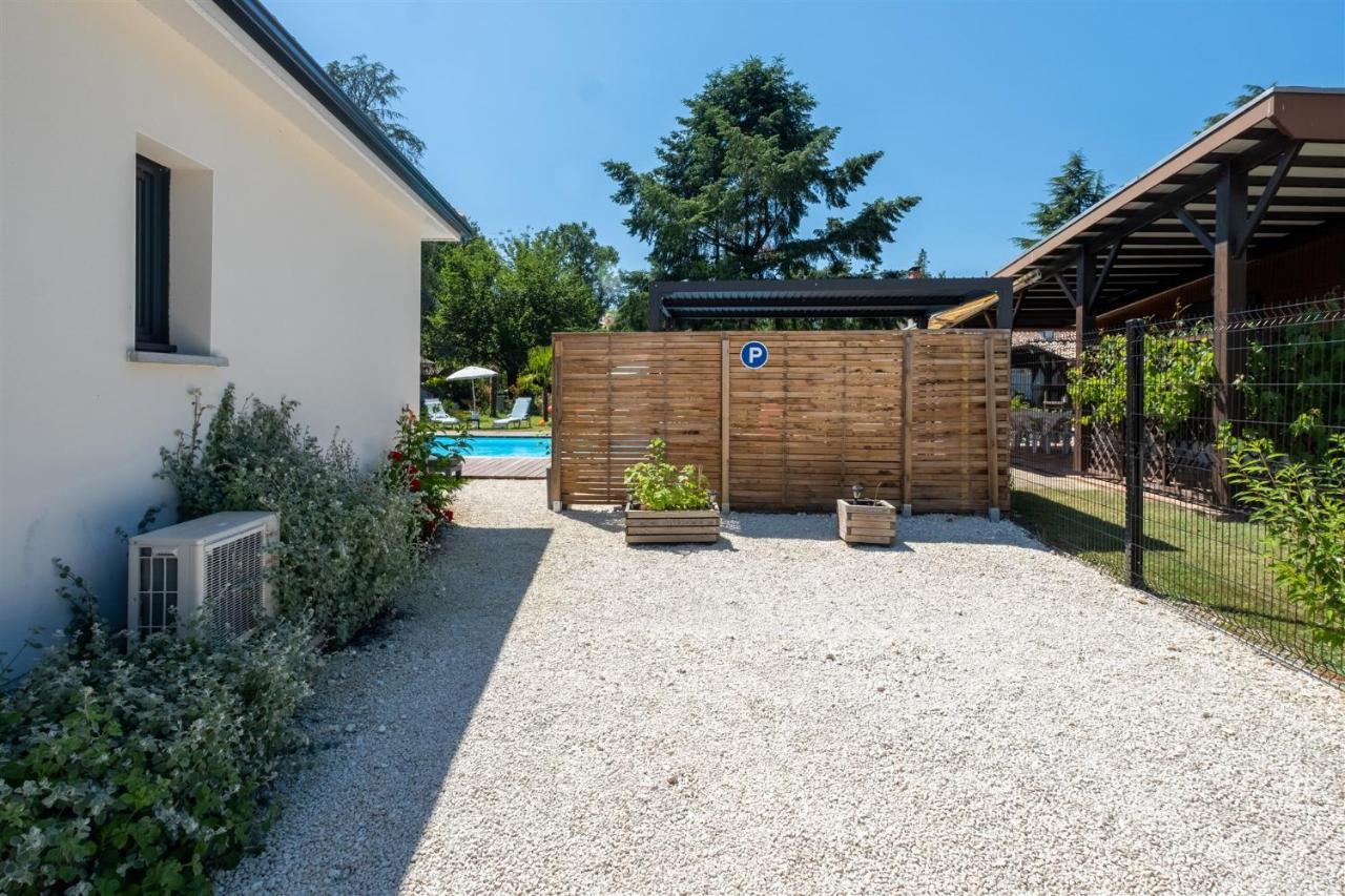Villa Gena Saint-Médard-dʼEyrans Exteriér fotografie